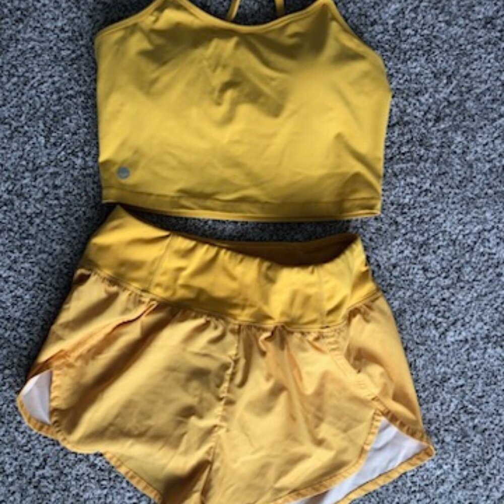 Senita Athletics Women's SET workout shorts and crop top size medium yellow